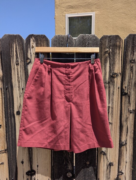 TEHAMA Pants - Vintage TEHAMA Rose Red Casual Button-Front Shorts
